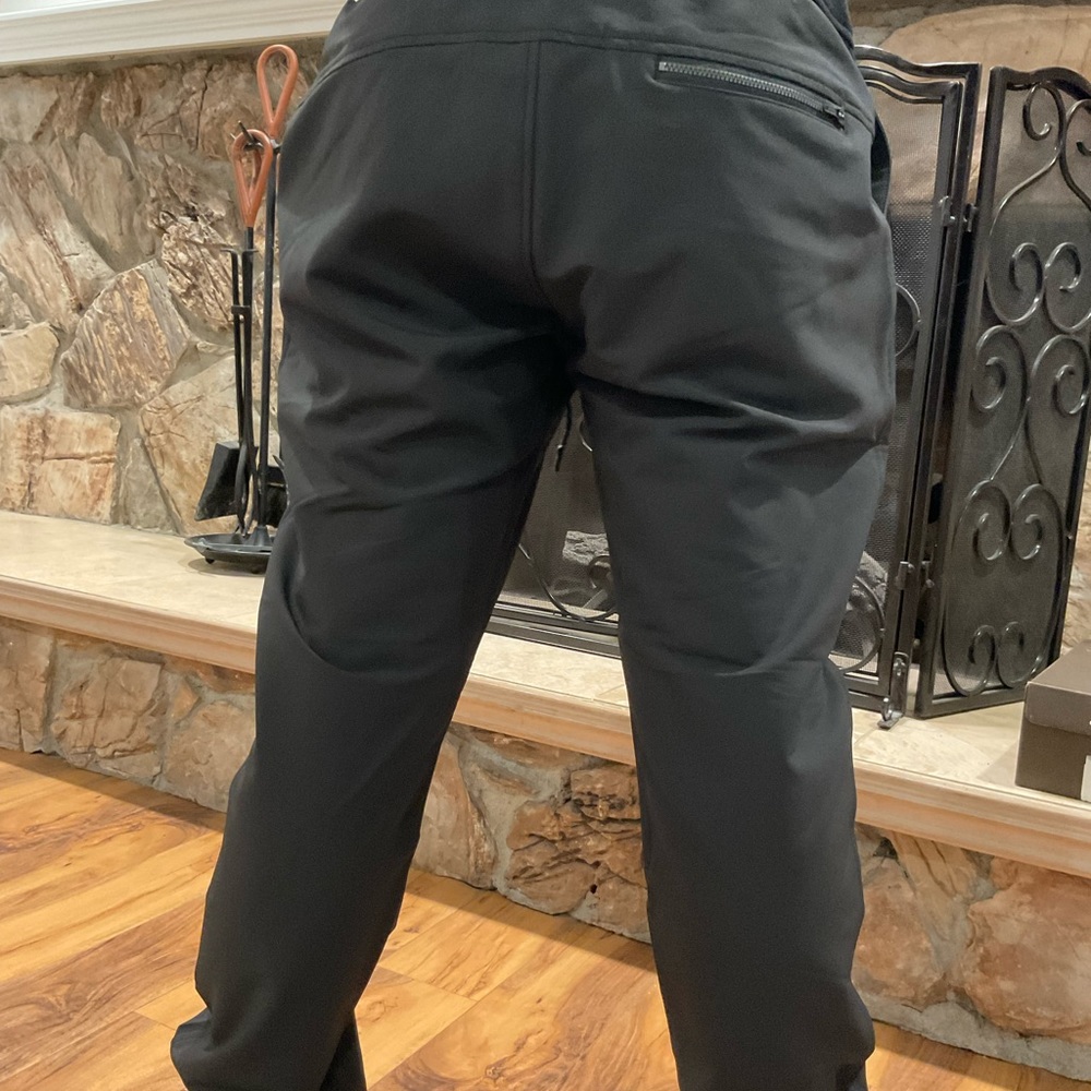 Kenneth Cole awear-tech jogger pant